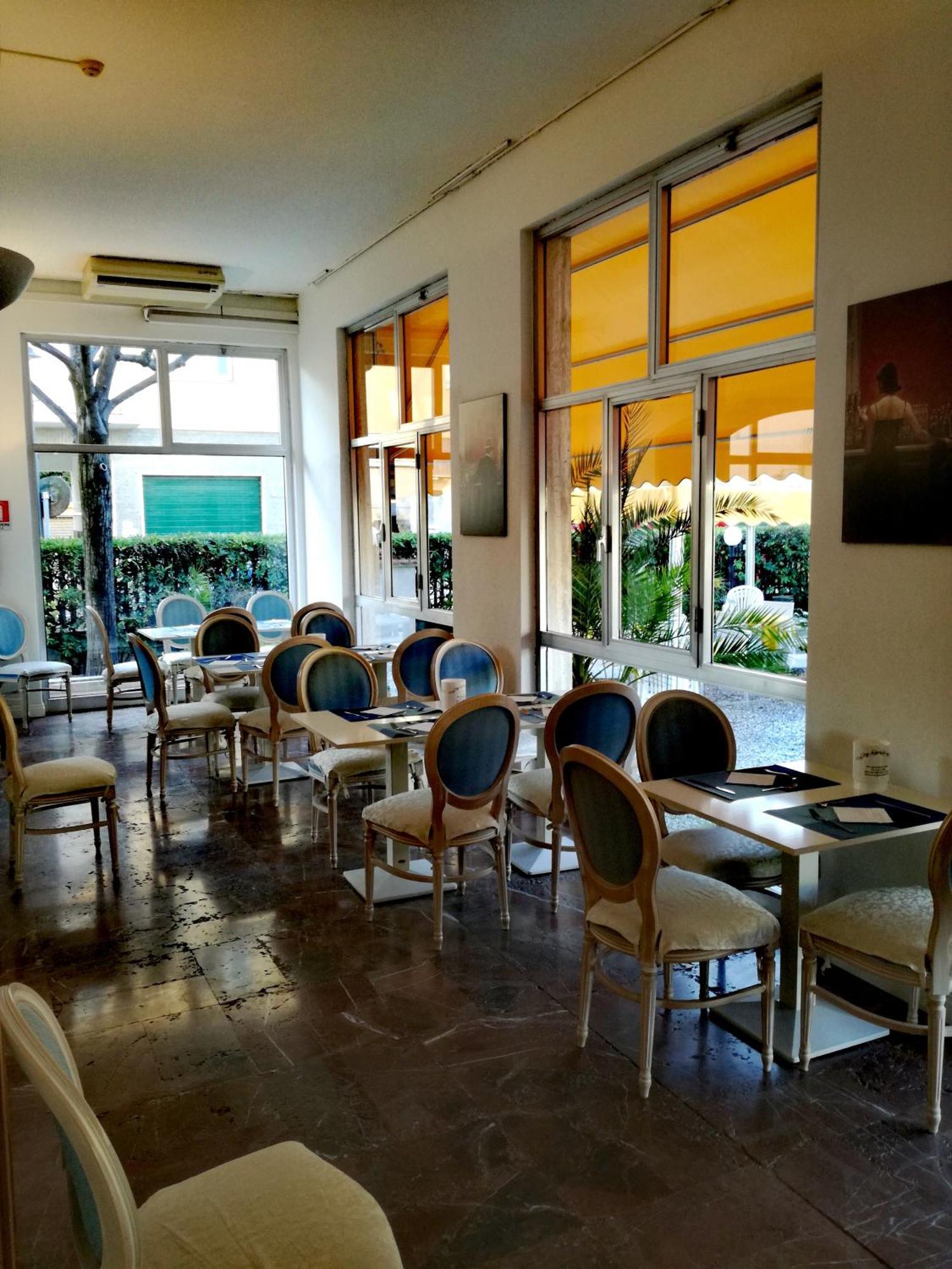Hotel Giulia Marina di Massa Exterior photo